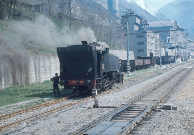 {short description of image}